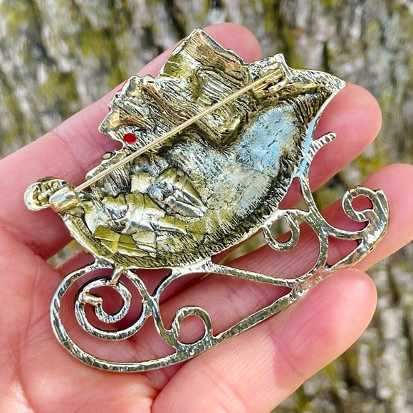 Large Santa Sleigh Brooch Rhinestone Santa Sleigh Pin Christmas Brooch - Picture 3 of 10